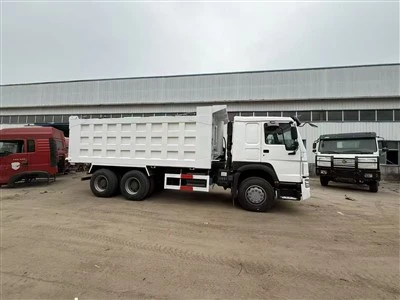 Обновљено камионско депоновање каросерије 4 × 371 Мотор Нове гуме